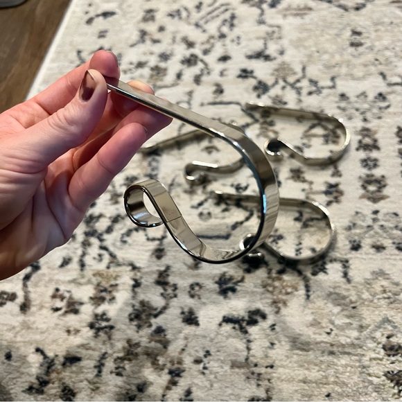 4 Piece Silver Metal Mantel Decor Hooks - Picture 4 of 5